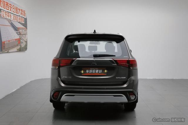 Mitsubishi Outlander 2020 2.4 L 4 WD 5 — фото 3