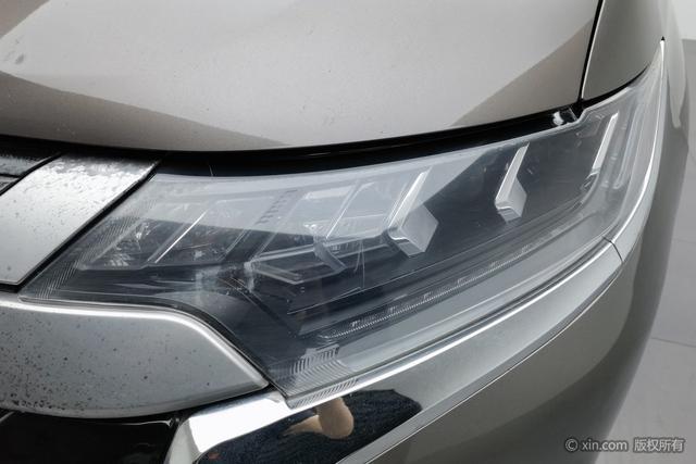 Mitsubishi Outlander 2020 2.4 L 4 WD 5 — фото 7