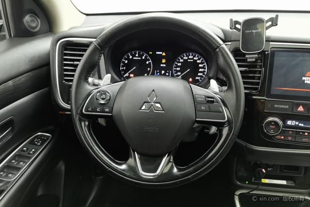 Mitsubishi Outlander 2020 2.4 L 4 WD 5 — фото 14