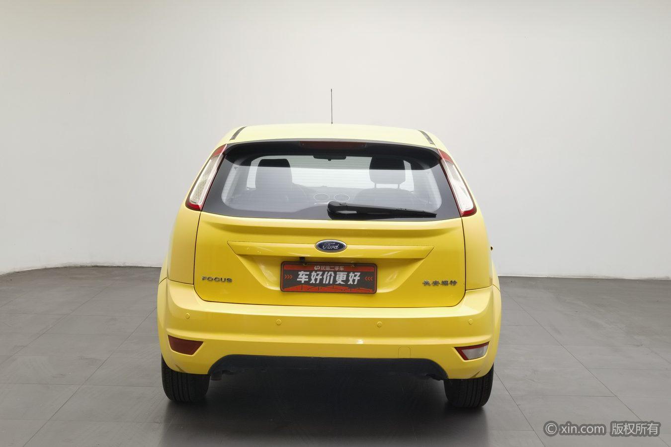 Ford Focus 2012 1.8L AT