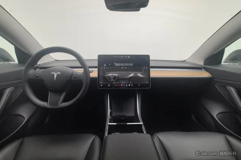 Tesla Model 3 RWD — фото 7