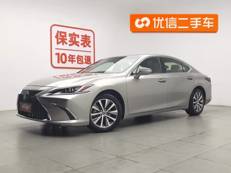 Lexus ES — фото 1