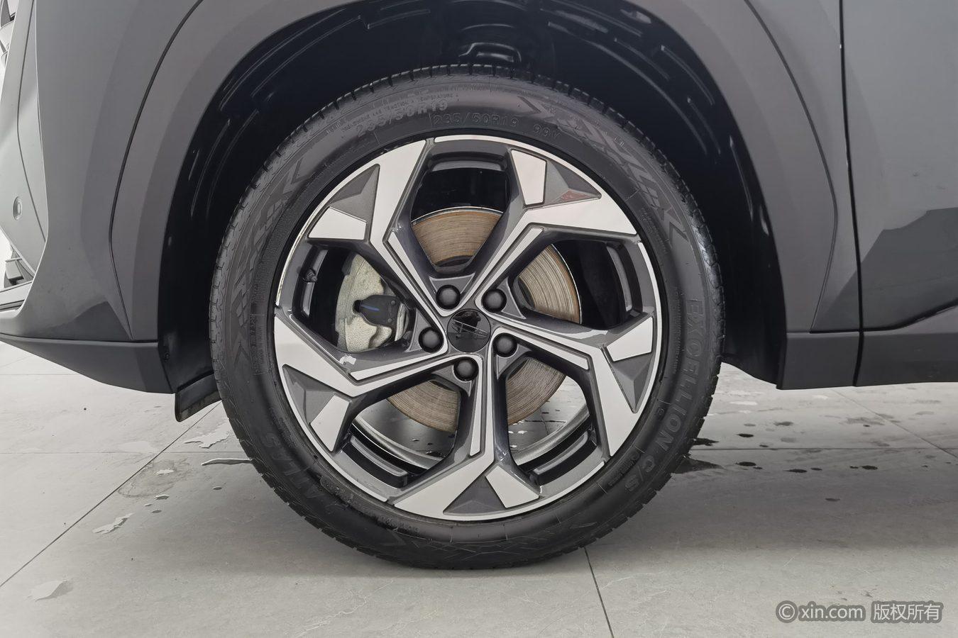 Geely Boyue L L 2023 1.5TD DCT Luxury