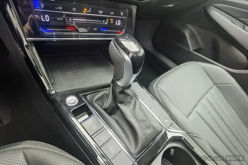 Volkswagen Passat — фото 10