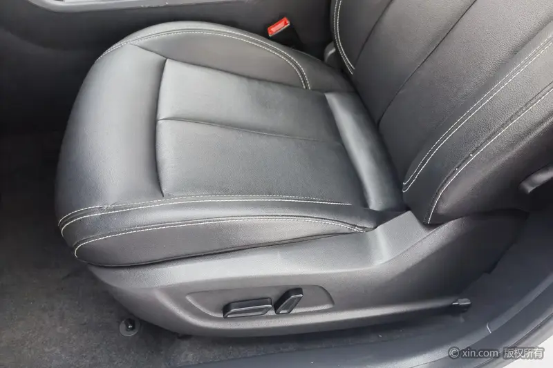 Roewe i6 Classic — фото 13