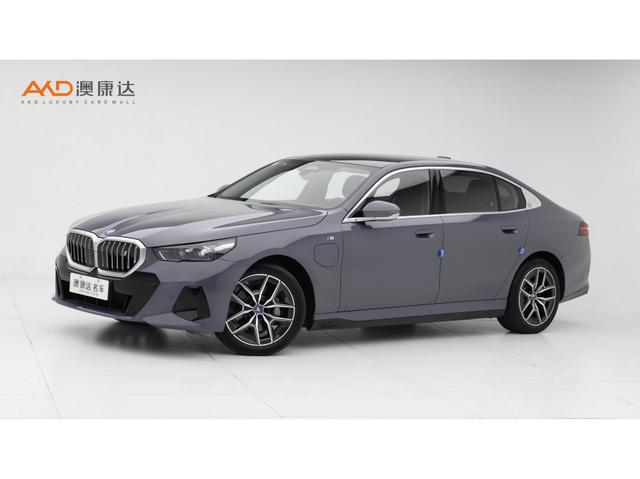 BMW i5 2024 года выпуска