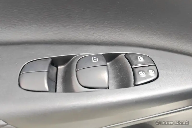 Nissan Sylphy 1.6 XE CVT Comfort — фото 17