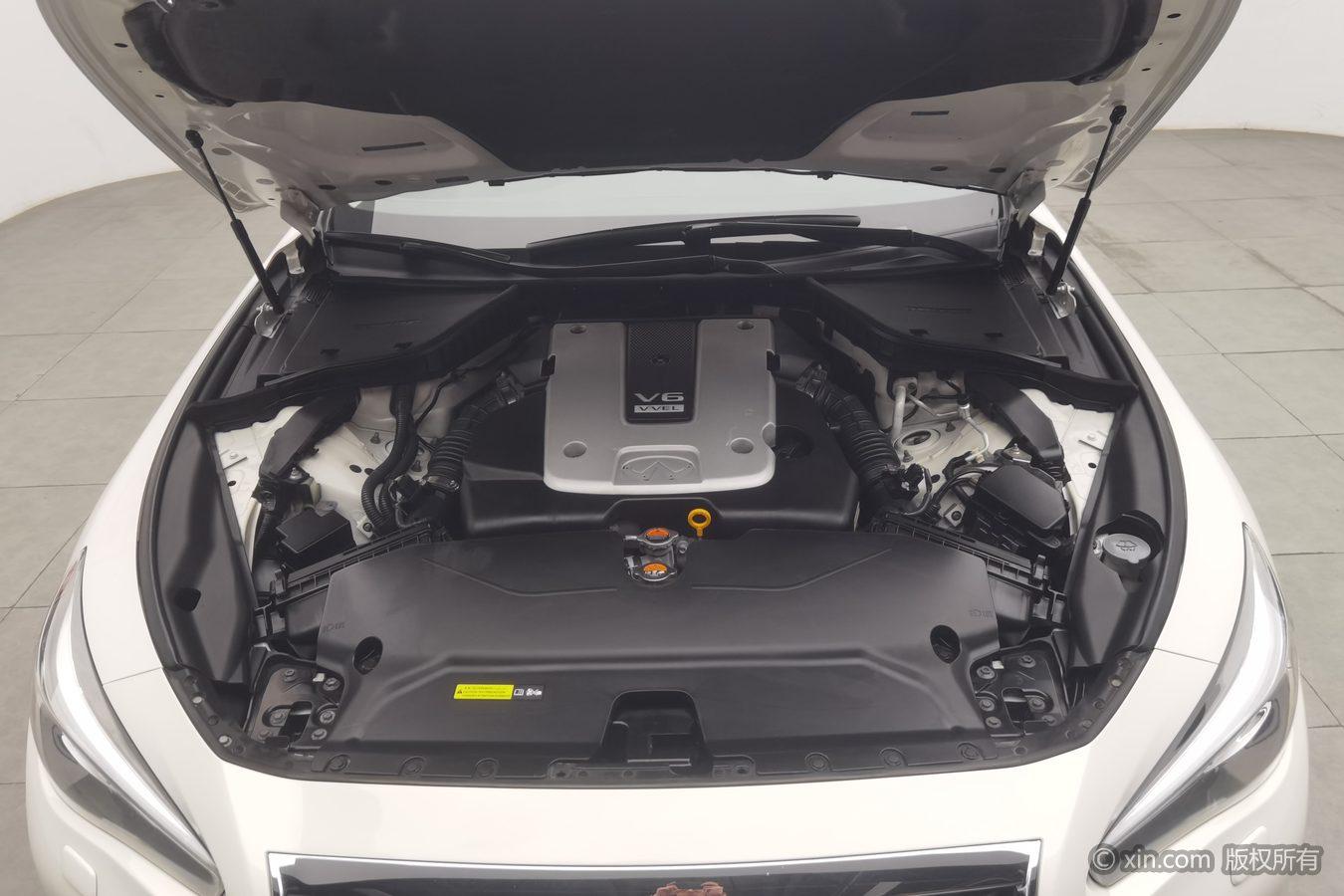 Infiniti Q50 2014 3.7L Comfort