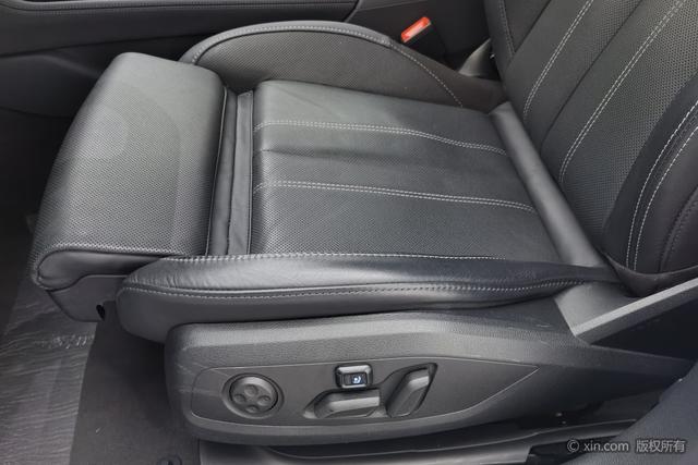 Audi A4L id 4320922 из Китая 10