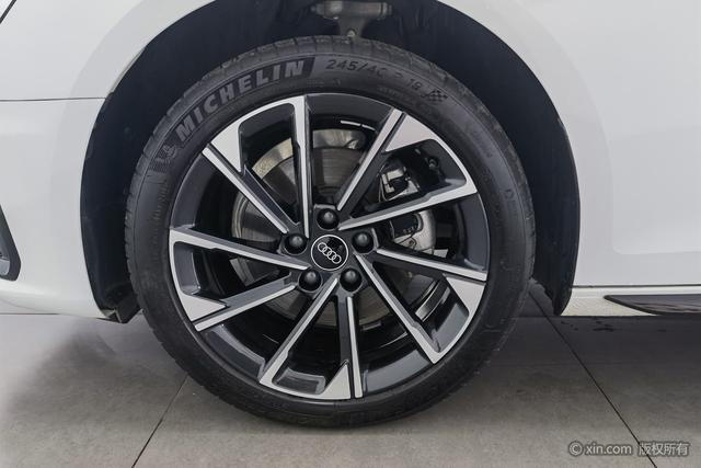 Audi A4L id 4320922 из Китая 15