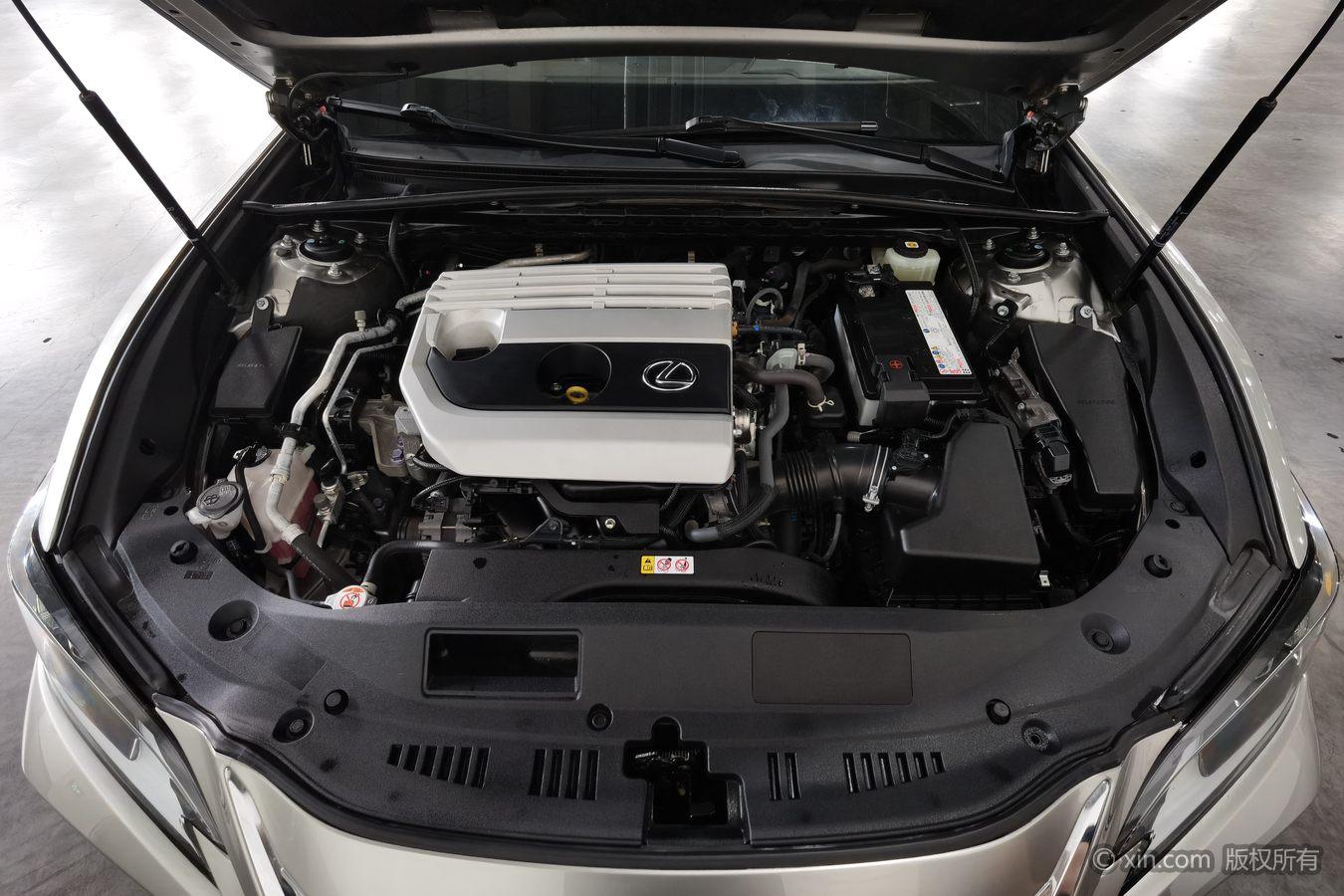 Lexus ES 2020 200 Luxury VI