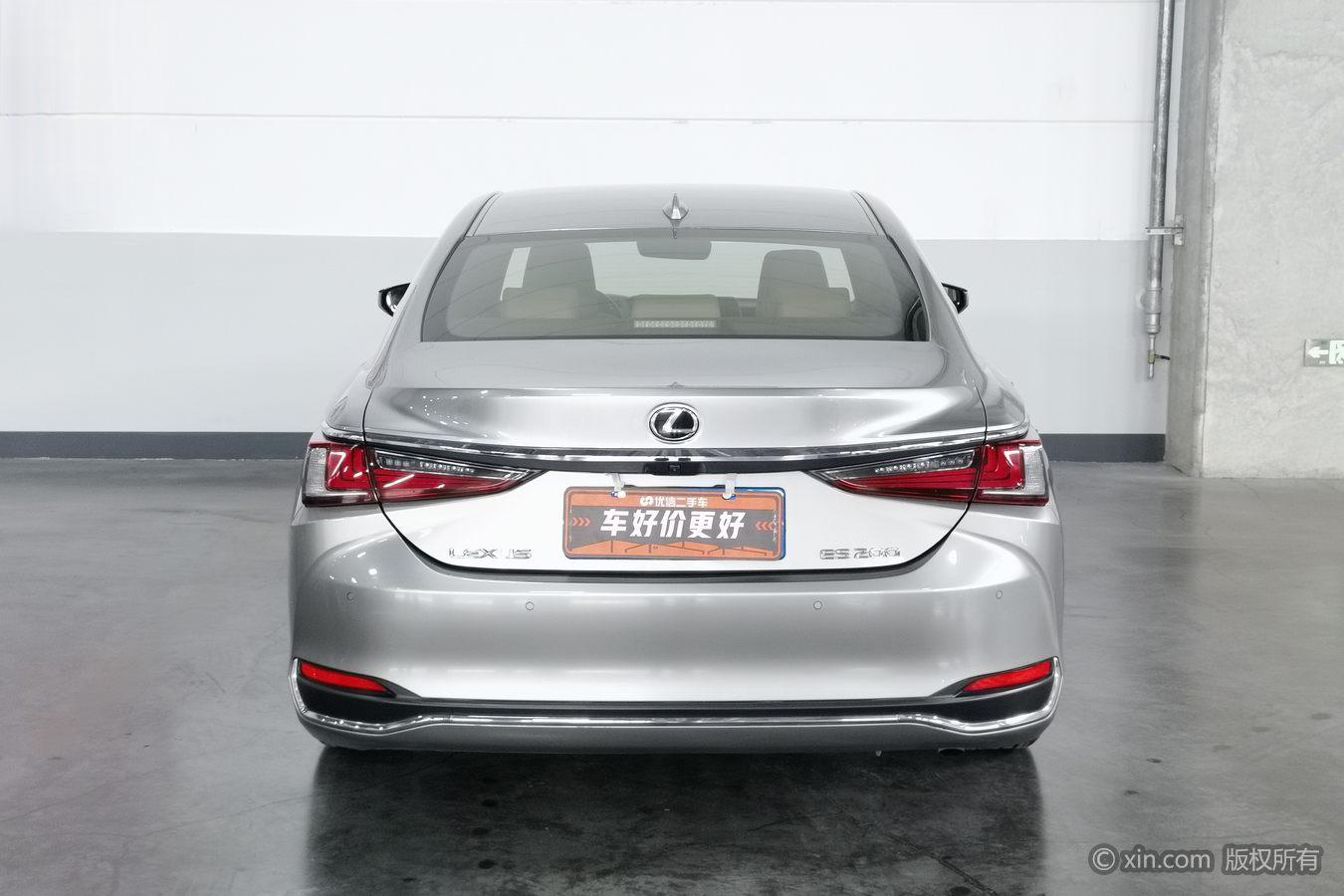 Lexus ES 2020 200 Luxury VI
