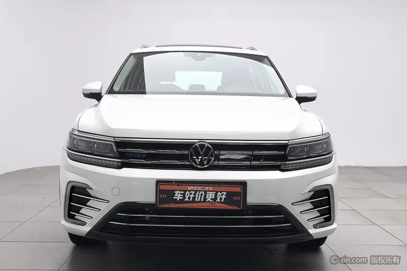Volkswagen Tiguan L — фото 2