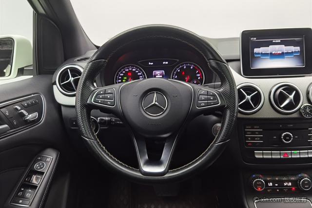 Mercedes-Benz B-Class 2015 B 200 — фото 16