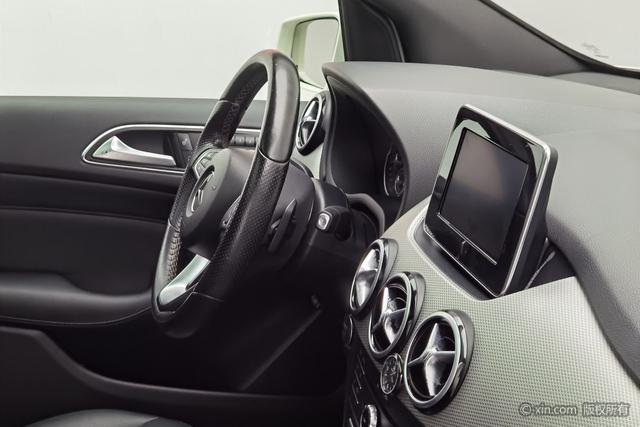 Mercedes-Benz B-Class 2015 B 200 — фото 14