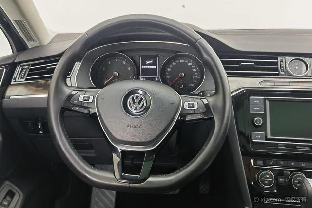 Volkswagen Magotan 2018 330 TSI DSG Luxury — фото 14