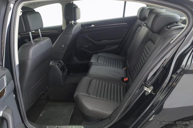 Volkswagen Magotan 2018 330 TSI DSG Luxury — фото 19