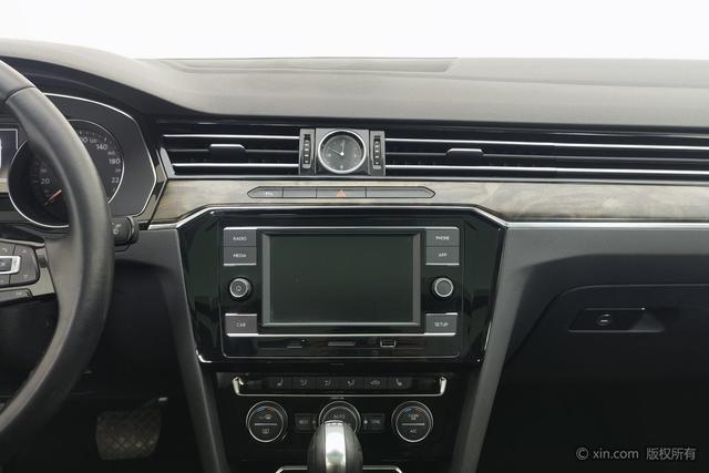 Volkswagen Magotan 2018 330 TSI DSG Luxury — фото 13