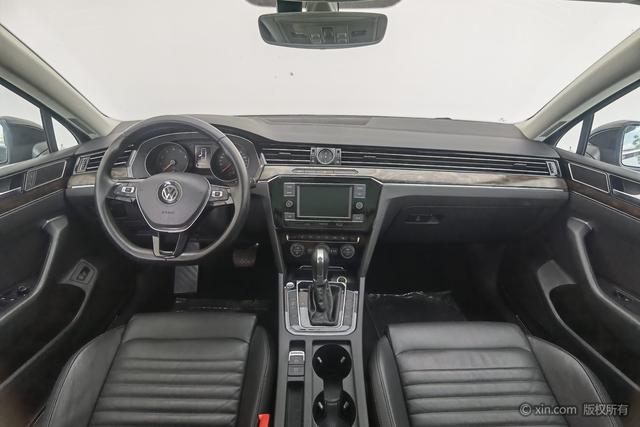 Volkswagen Magotan 2018 330 TSI DSG Luxury — фото 12