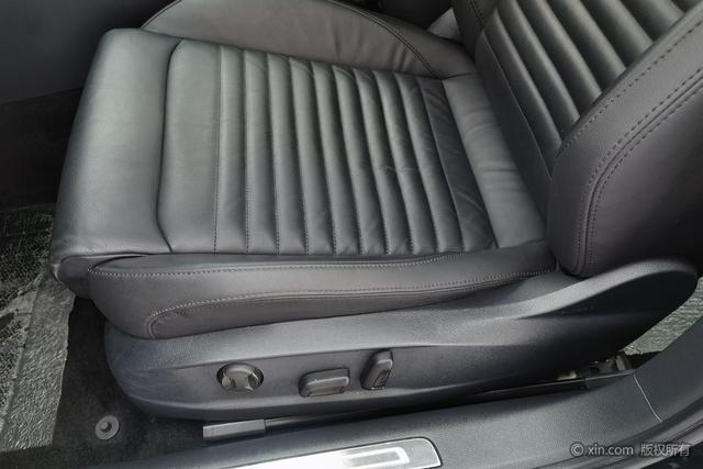Volkswagen Magotan 2018 330 TSI DSG Luxury — фото 18