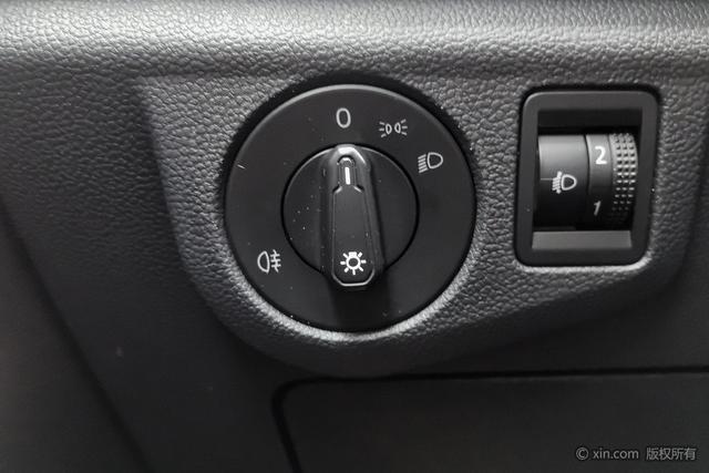 Volkswagen Bora 2020 1.5 L MT — фото 16