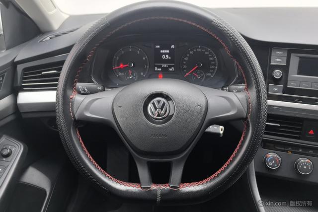 Volkswagen Bora 2020 1.5 L MT — фото 14
