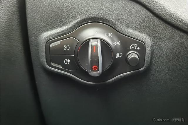 Audi Q5 2017 Plus 40 TFSI — фото 8