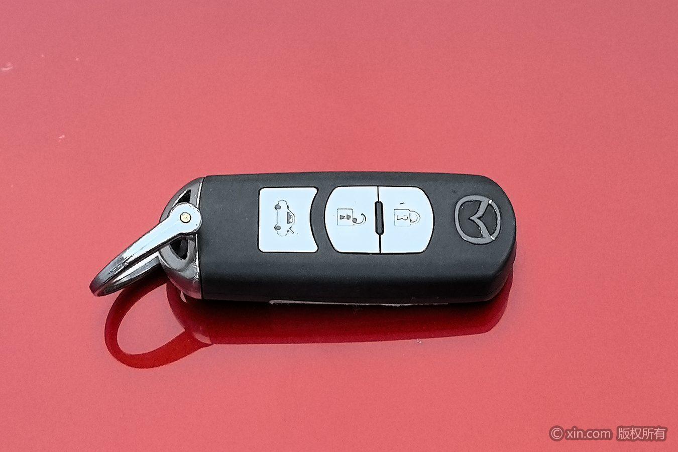 Mazda Atenza 2014 2.0L Luxury