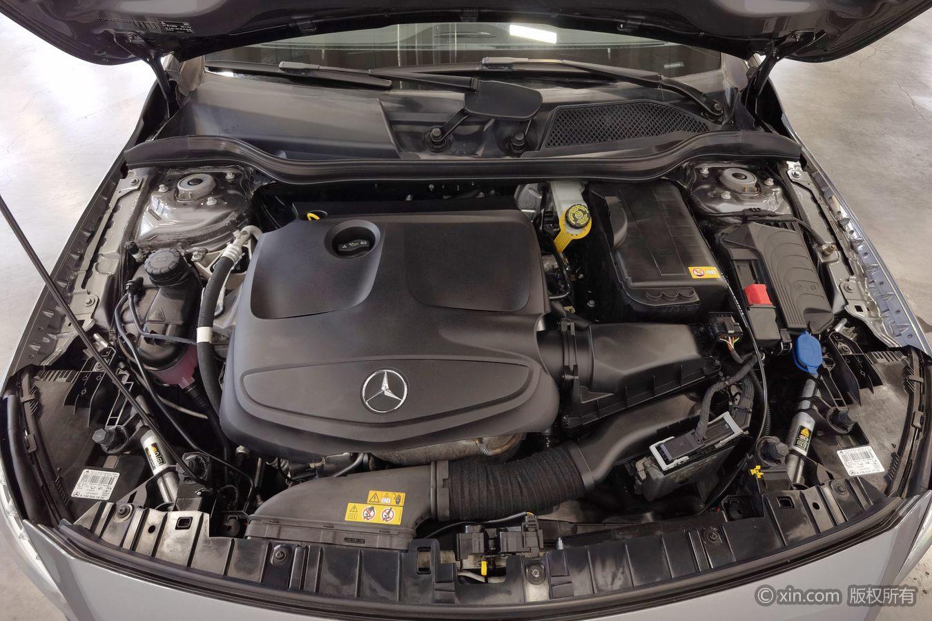 Mercedes-Benz GLA 2015 GLA 220 4MATIC Fashion