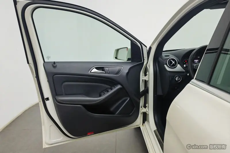 Mercedes-Benz B-Class — фото 17