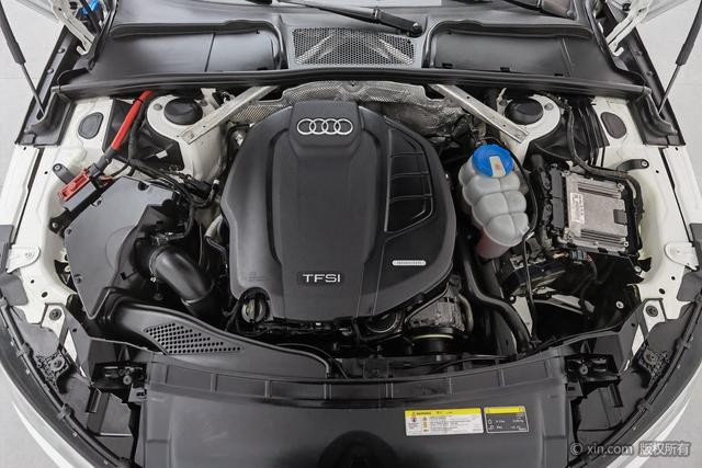 Audi A4L 2019 40 TFSI VI — фото 5