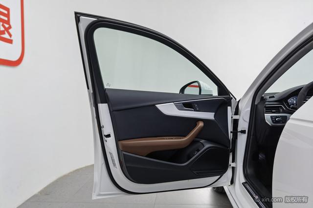 Audi A4L 2019 40 TFSI VI — фото 20
