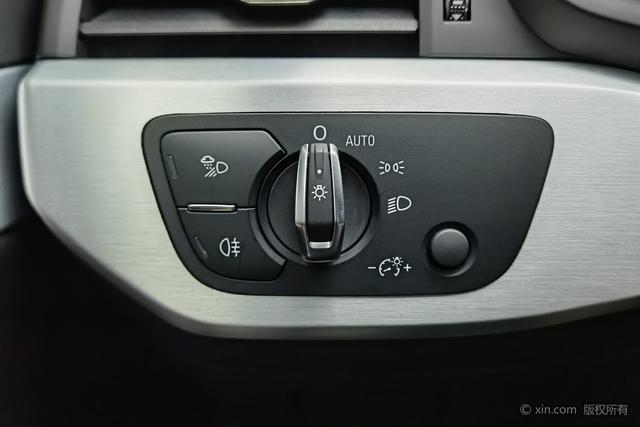 Audi A4L 2019 40 TFSI VI — фото 15