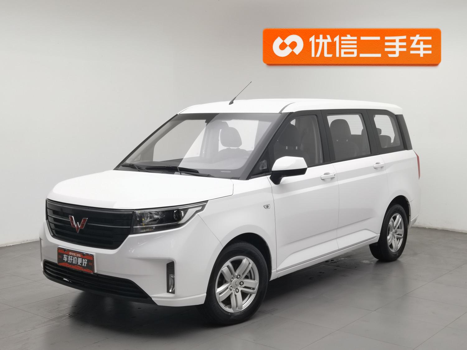 Wuling Hongguang Plus PLUS 2019 1.5T MT Luxury 7 мест
