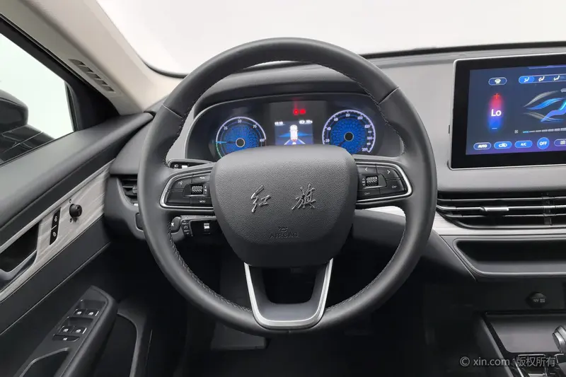 Hongqi E-QM5 — фото 10