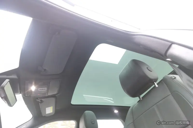 Land Rover Range Rover Evoque — фото 15