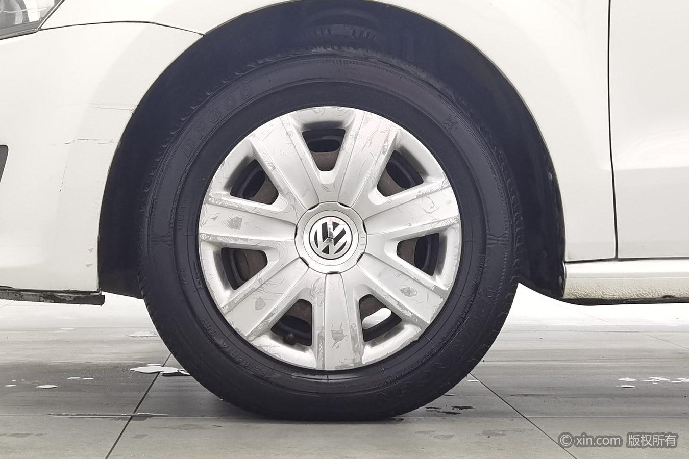 Volkswagen Polo 2011 1.4L MT