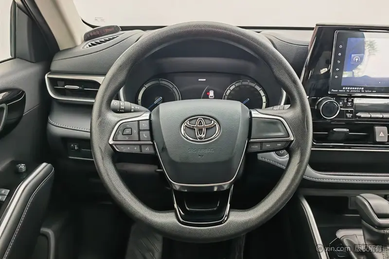Toyota Highlander — фото 9