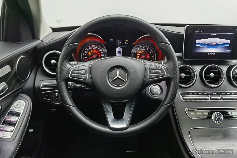 Mercedes-Benz C-Class — фото 9