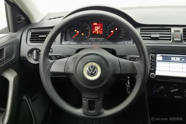 Volkswagen Santana 2015 1.6 L MT — фото 14