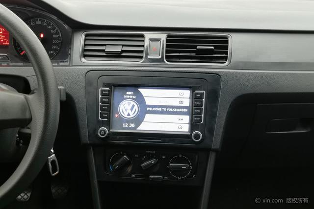 Volkswagen Santana 2015 1.6 L MT — фото 11
