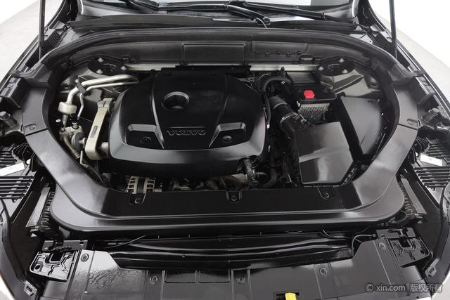Volvo XC60 2020 T 5 4 WD — фото 5