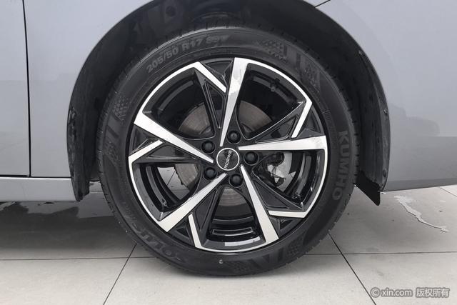 Roewe i5 2024 1.5 L CVT — фото 5
