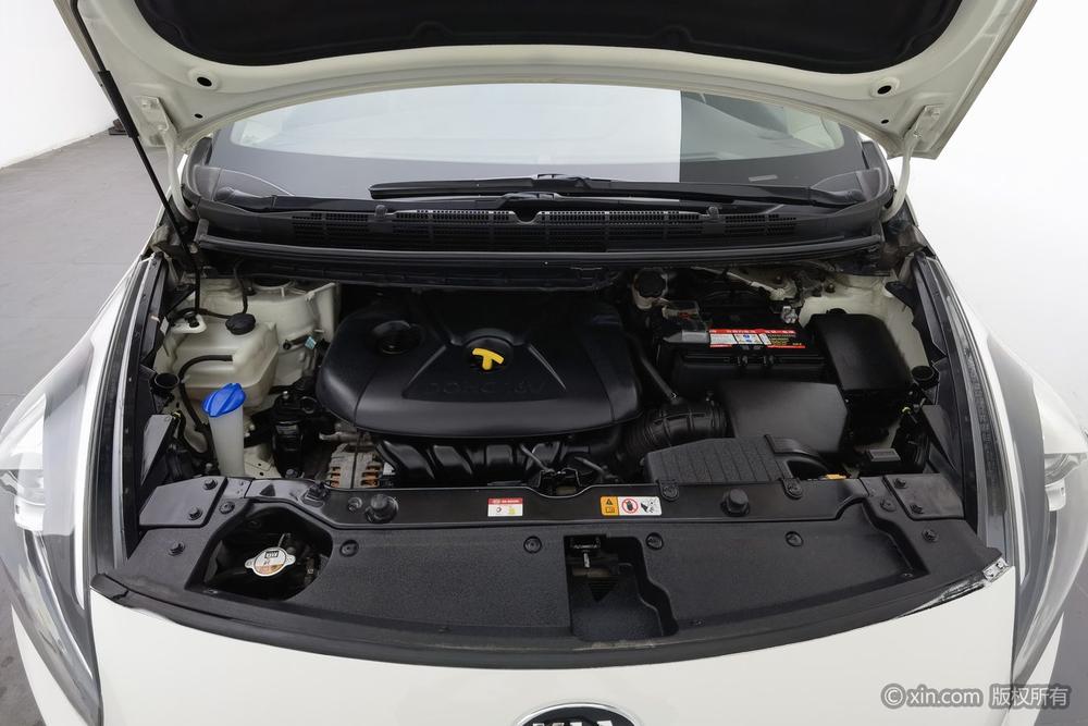 Kia Carens, фото 5