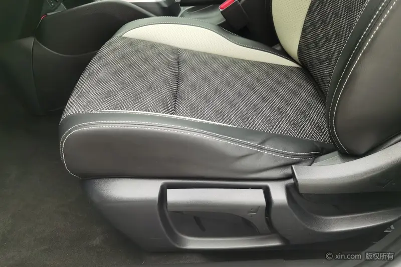 Nissan Qashqai 2.0 L CVT Luxury — фото 13