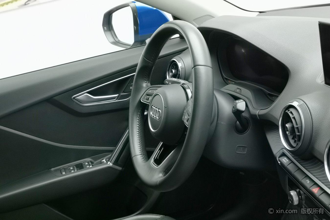 Audi Q2L e-tron 2019 Синий из Китая, фото 3