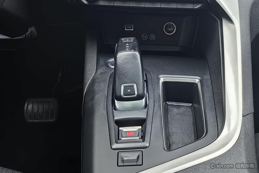 Peugeot 4008, фото 12