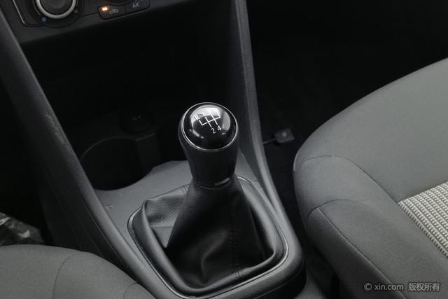 Volkswagen Polo 2018 1.5 L MT — фото 15
