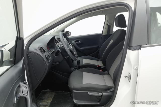 Volkswagen Polo 2018 1.5 L MT — фото 17