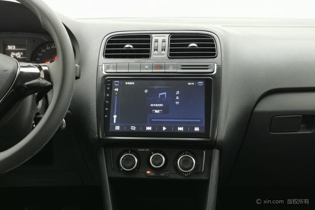 Volkswagen Polo 2018 1.5 L MT — фото 9